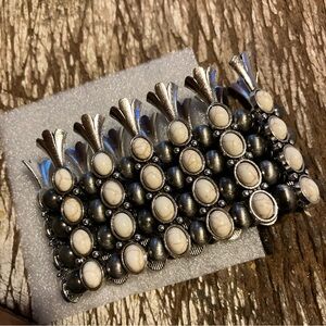 Silver and White resin stretchy bracelet